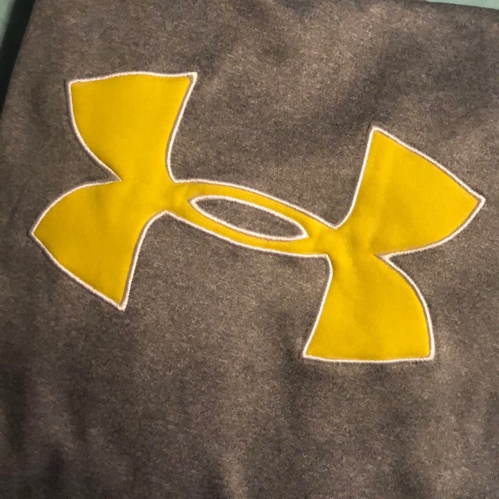 Under Armour sweatshirt